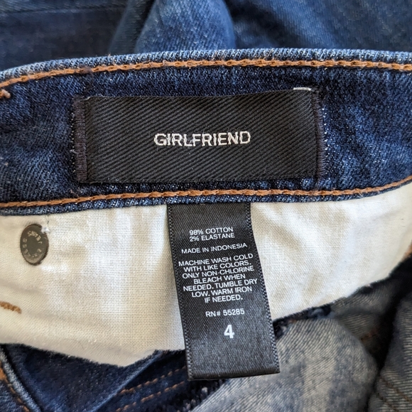 Express Girlfriend Jeans, Mid-Rise, Dark Blue, Size 4 Regular - Picture 2 of 9